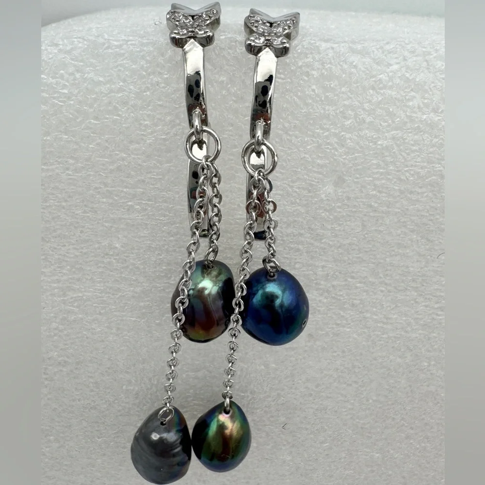 Reposhing Real Authentic fresh water pearls dangle with huggie